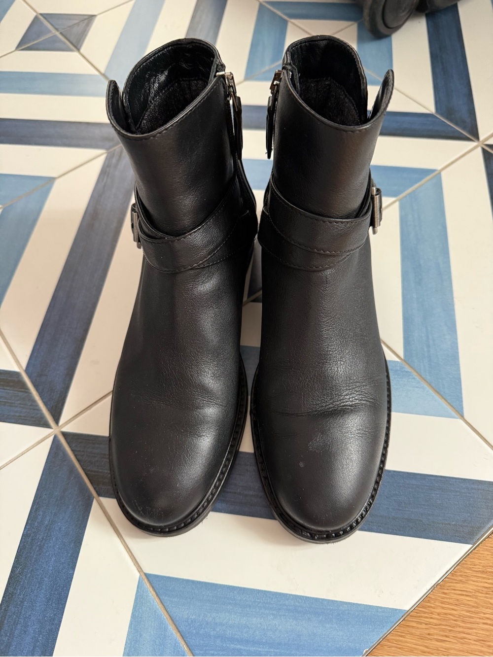Aquatalia Rhumba Black Leather Waterproof Moto Ankle Boots Size 7 Made Italy